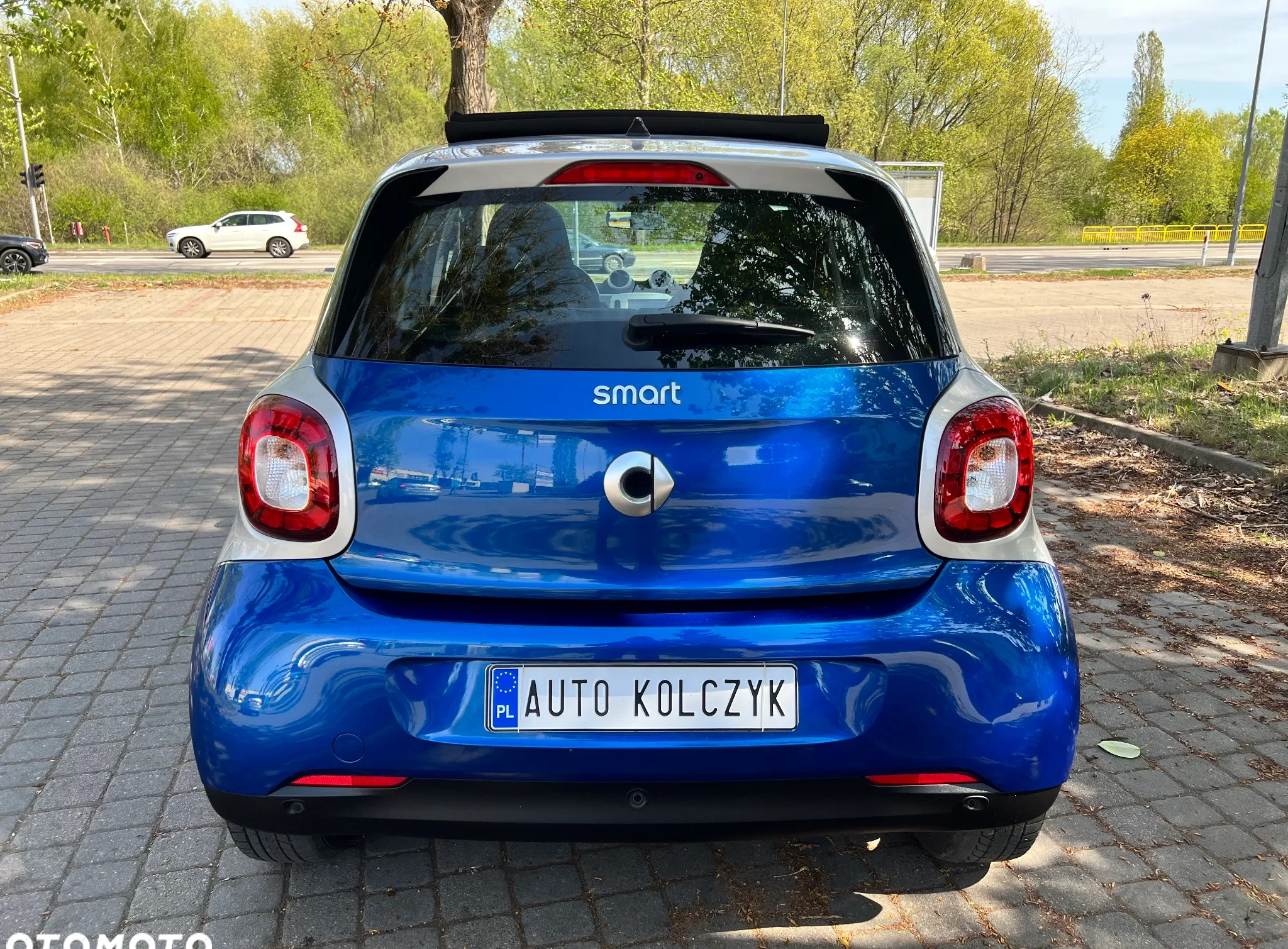 Smart Forfour cena 33999 przebieg: 71000, rok produkcji 2015 z Ząbki małe 301